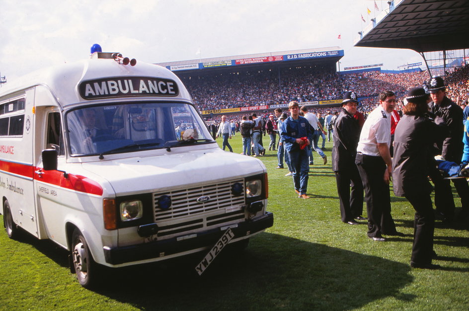 Karetka na stadionie Hillsborough w 1989 r.