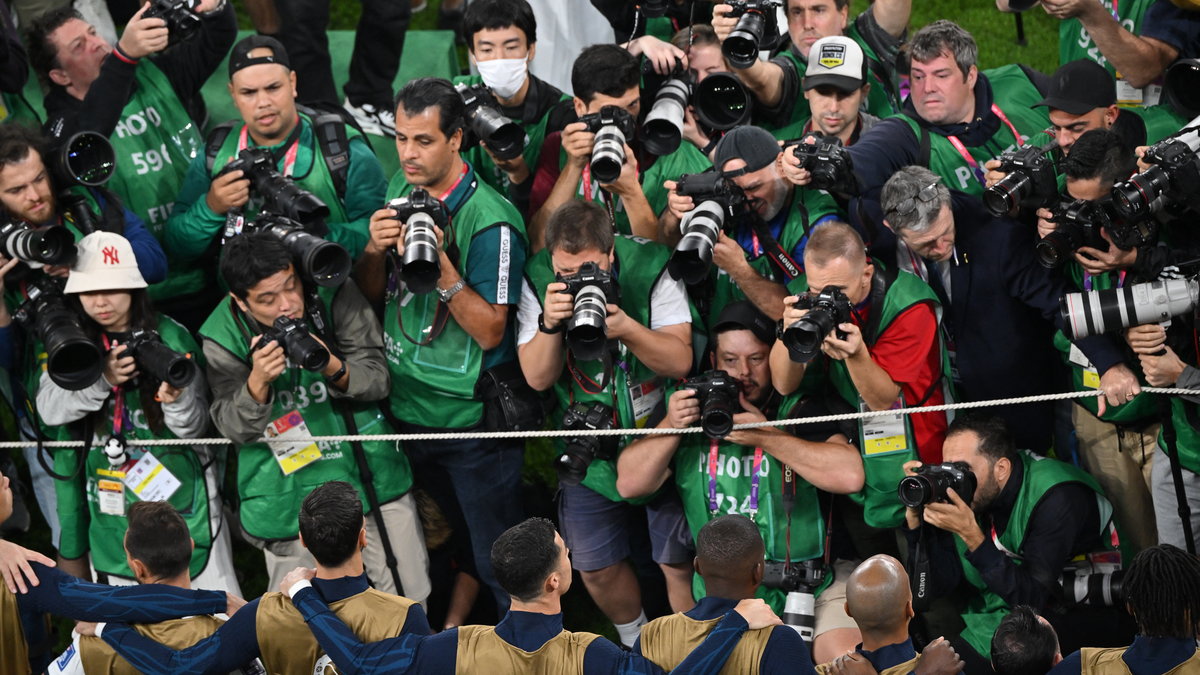 Fotoreporterzy oblegający Cristiano Ronaldo