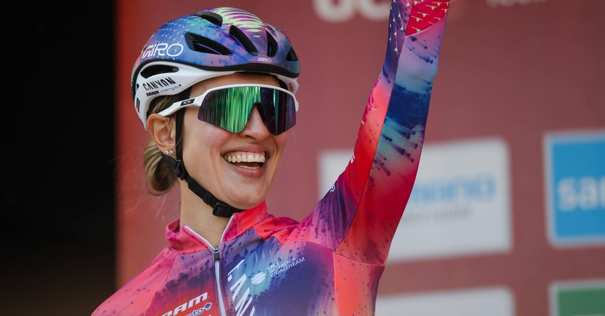 Katarzyna Niewiadoma w czołówce kolarskiego klasyka. Niegdyś stała tam na podium