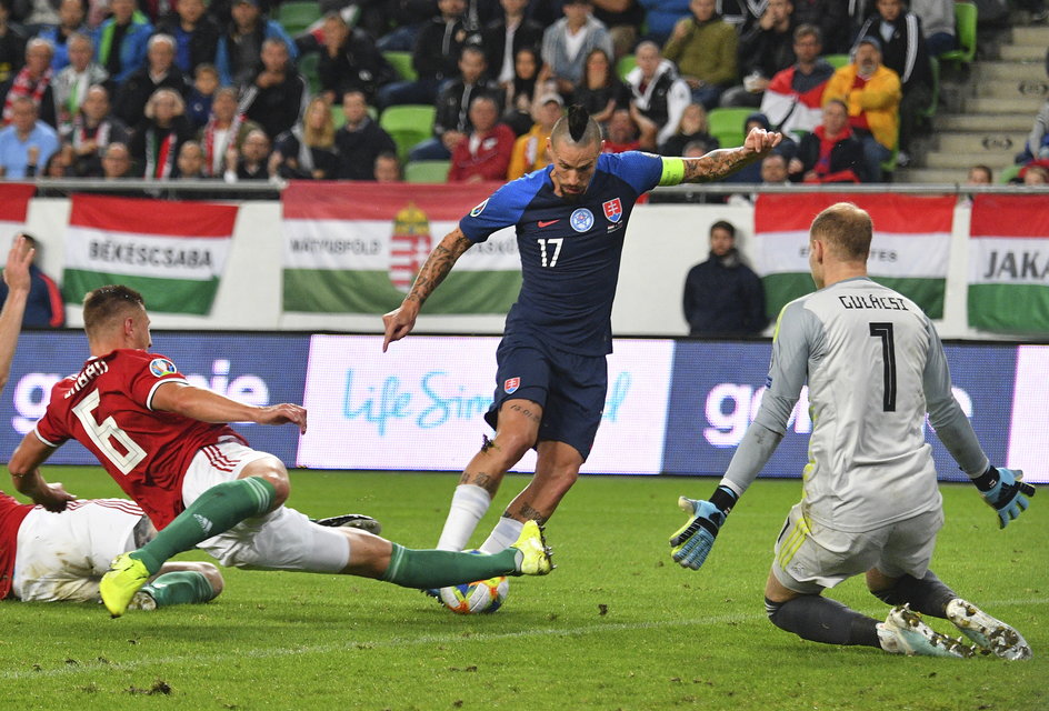 Willi Orban i Peter Gulacsi zrobią wszystko, by zatrzymać polską kadrę na czele z Robertem Lewandowskim. Przekonał się o tym Słowak Marek Hamsik w trakcie eliminacji mistrzostw Europy.