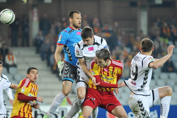 Piotr Malarczyk i Igor Morozov w meczu Korona Kielce - Polonia Warszawa 