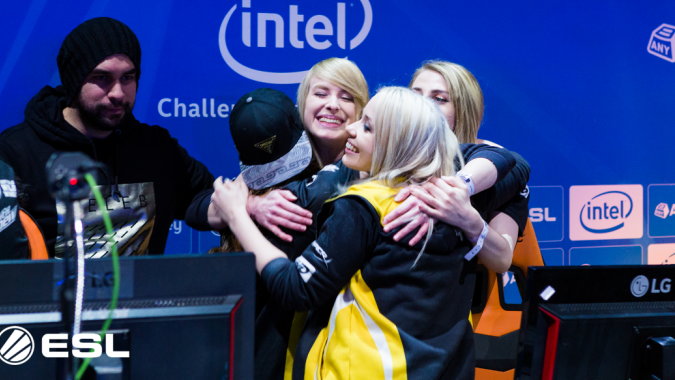 Żeńska drużyna Team Dignitas