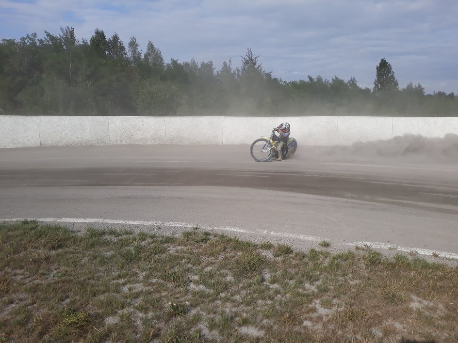 12-letni Miłosz Kowalski na dużym motocyklu