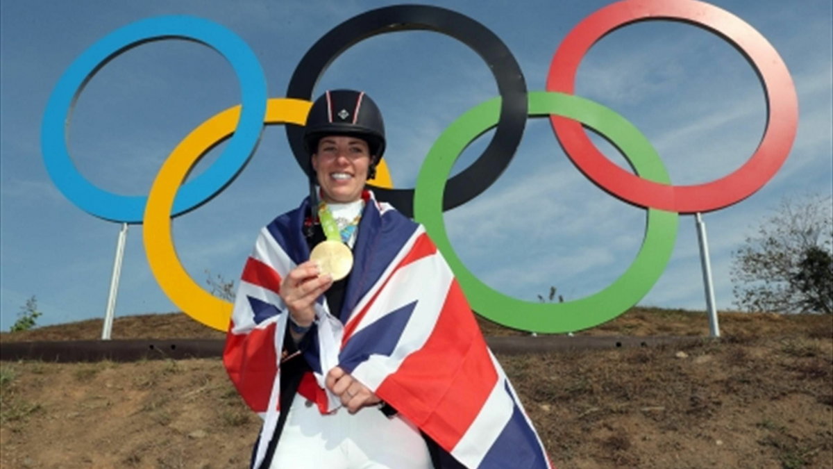 Charlotte Dujardin ze złotym medalem igrzysk olimpijskich w ujeżdżeniu