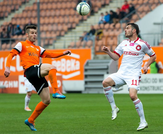 PIŁKARSKA EKSTRAKLASA ZAGŁĘBIE KONTRA WISŁA (Elvedin Dzinic Paweł Brożek)