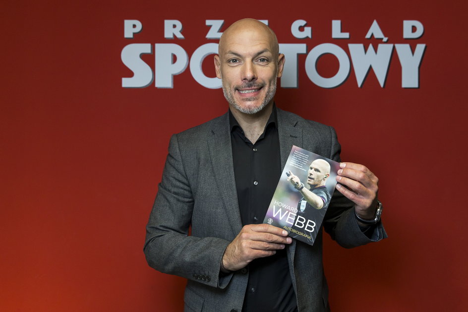 Howard Webb podczas wizyty w redakcji "Przeglądu Sportowego" (2017)