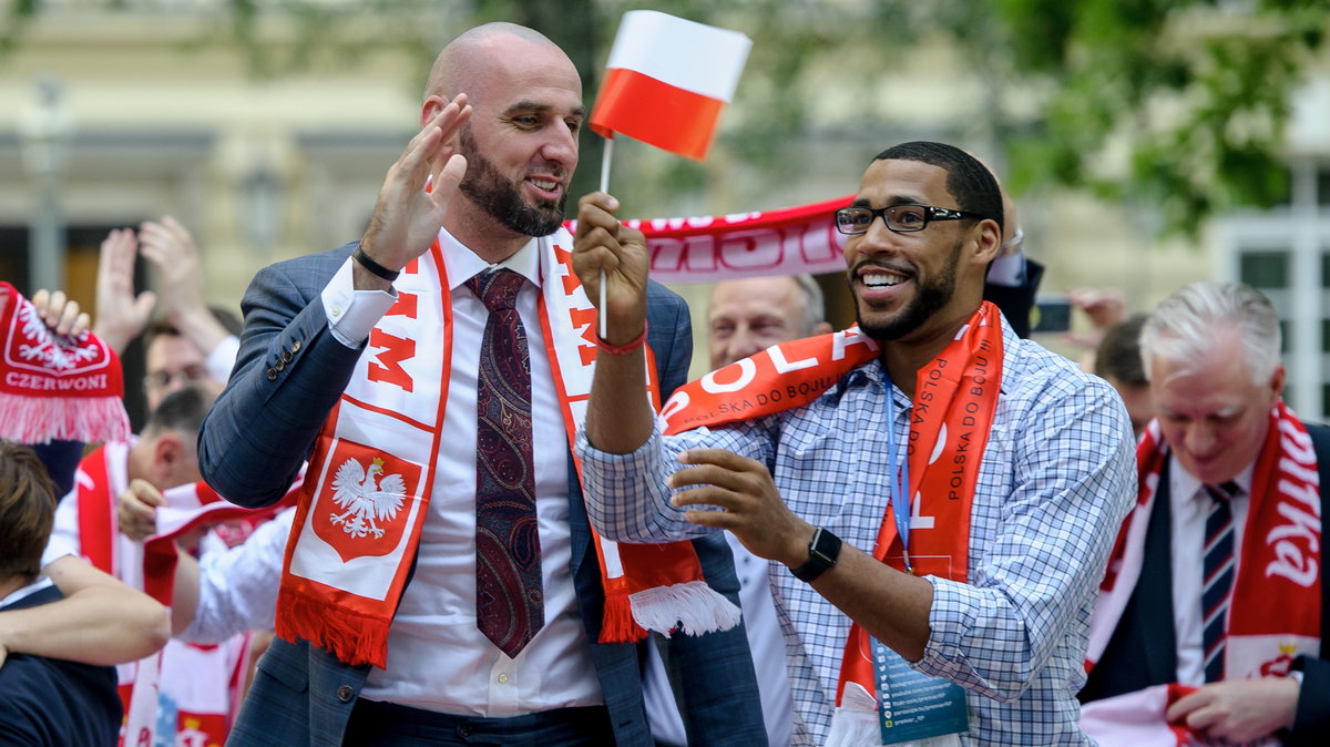 Garrett Temple (P) i Marcin Gortat