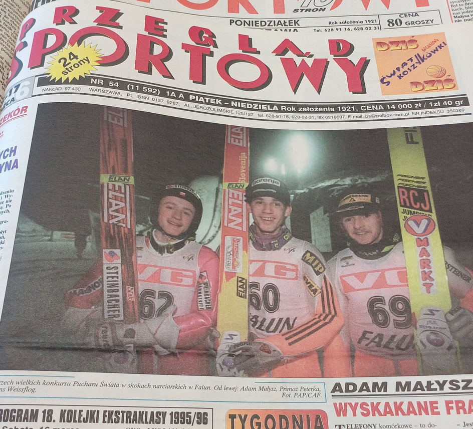 18-letni Adam Małysz, Primoż Peterka i Jens Weissflog na okładce "Przeglądu Sportowego"