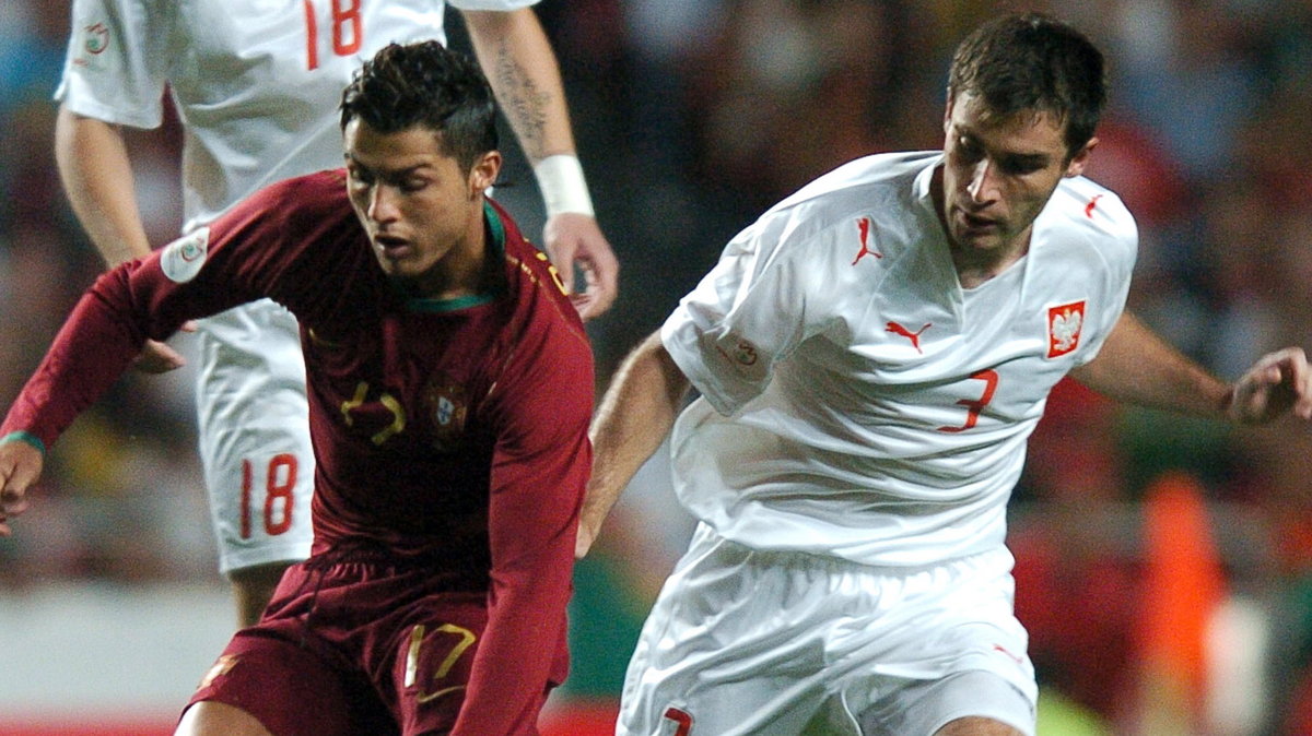 Od lewej: Cristiano Ronaldo i Grzegorz Bronowicki podczas meczu eliminacyjnego do Euro 2008