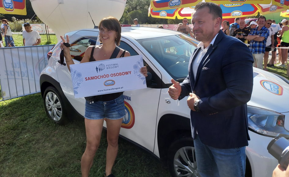 Wśród uczestników Festiwalu Biegowego w Piwnicznej-Zdroju wylosowano samochód. Najwięcej szczęścia miała Anna Basiaga z Nowego Sącza.