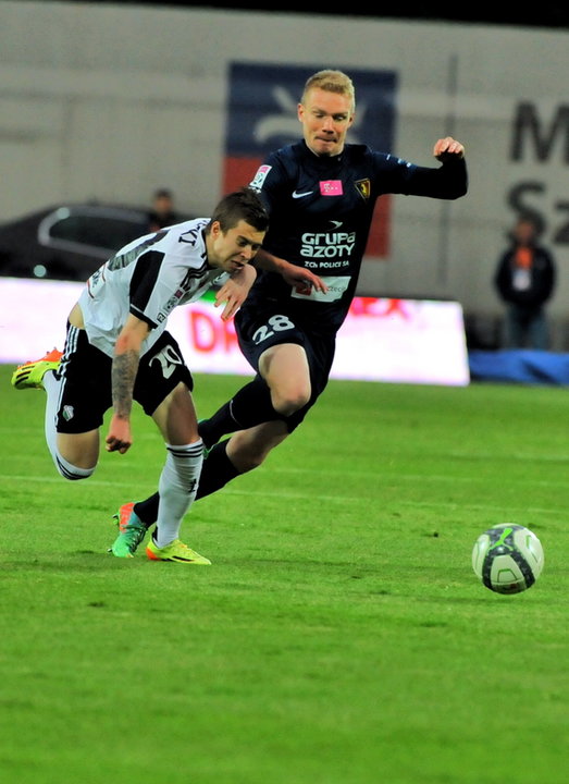 PIŁKA NOŻNA LIGA POLSKA POGOŃ SZCZECIN LEGIA WARSZAWA (Jakub Kosecki Mateusz Lewandowski )