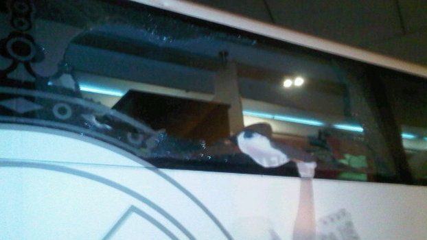 Rozbita szyba w autobusie Realu Madryt