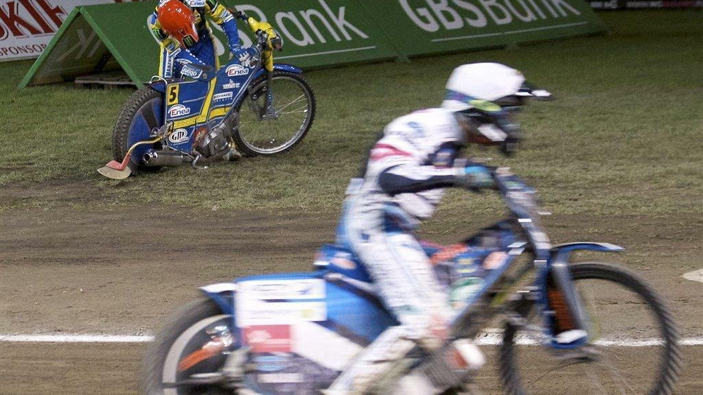 Tomasz Gollob (w głebi) miał defekt