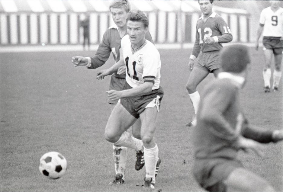 Kazimierz Frankiewicz w barwach St. Louis Stars w spotkaniu National Professional Soccer League przeciwko Chicago Spurs w 1967 r. 