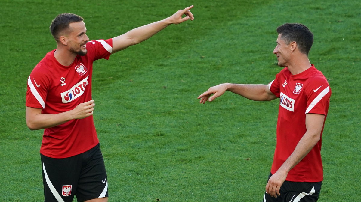 Tomasz Kędziora i Robert Lewandowski