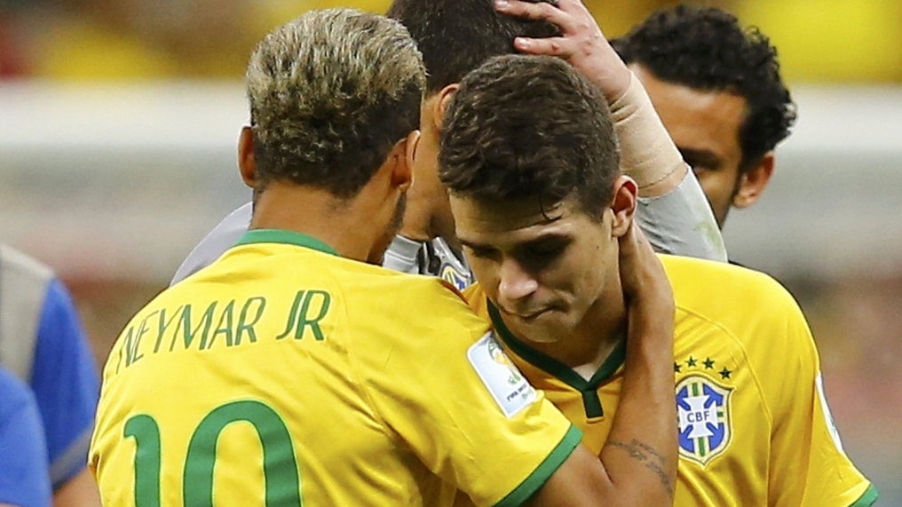 Neymar (L) i Oscar (P)