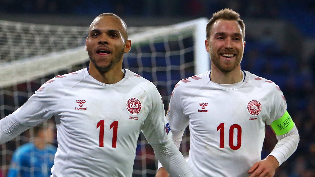 Martin Braithwaite (z lewej) i Christian Eriksen (z prawej)