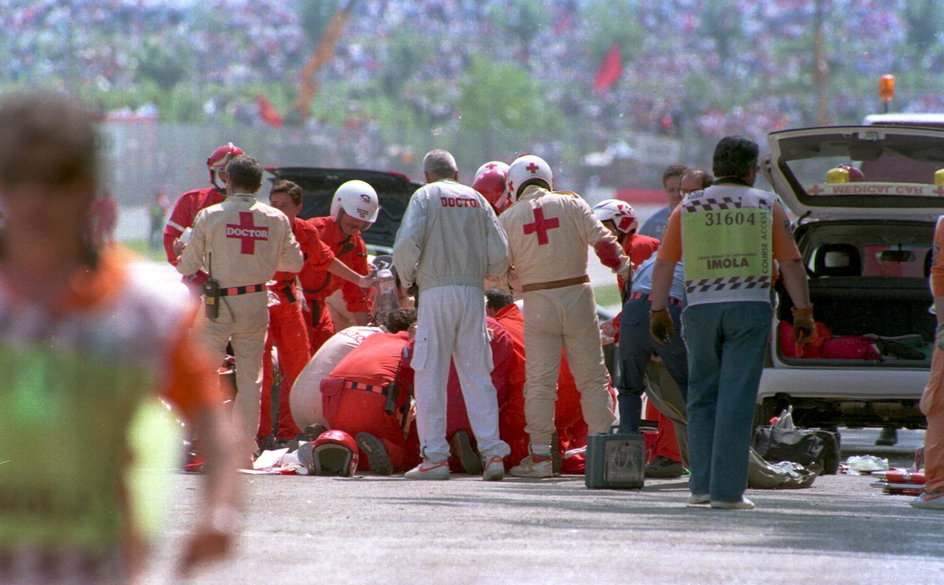 Akcja ratunkowa po wypadku Senny na torze Imola (1.05.1994)