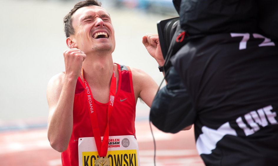 Artur Kozłowski dwa lata z rzędu staje na podium wiosennego maratonu w Warszawie