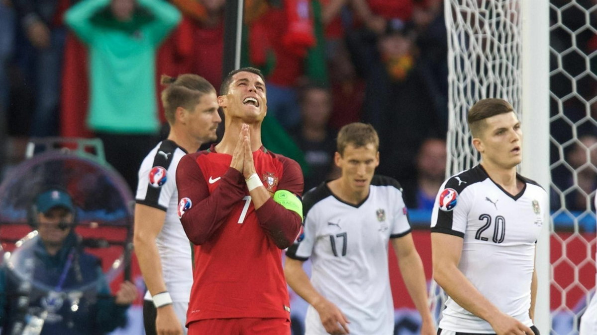 "Ronaldo strzeli gola z Węgrami"