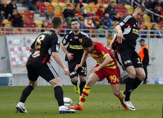 PIŁKARSKA EKSTRAKLASA JAGIELLONIA KONTRA KORONA KIELCE (Dani Quintana Przemysław Trytko Vlastimir Jovanović )