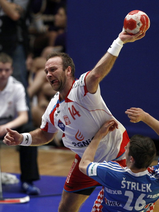 2010-01-30T160154Z_01_EIS07_RTRIDSP_3_HANDBALL-EUROPEAN.jpg