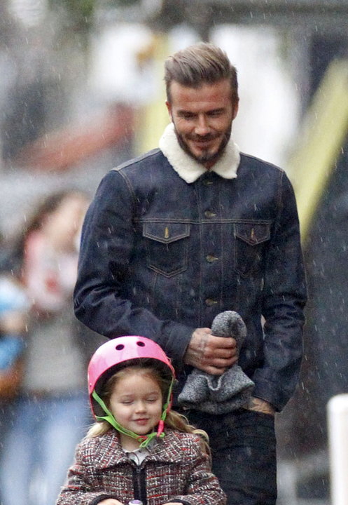 David Beckham na spacerze z córką