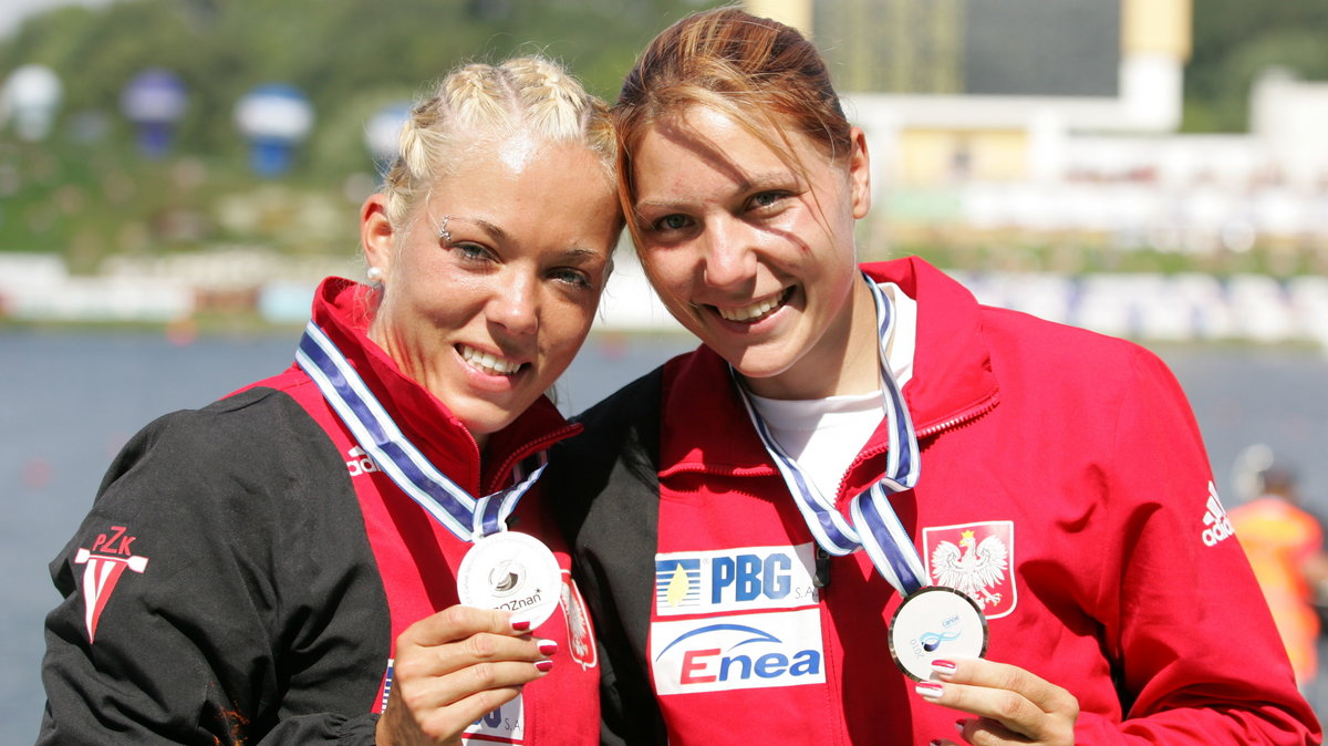 Marta Walczykiewicz (L) i Ewelina Wojnarowska