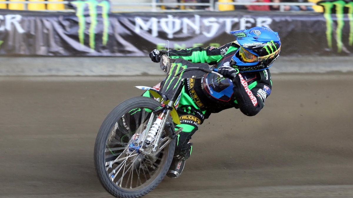 CHRIS HOLDER