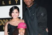 Kobe Bryan z żoną Vanessą i dziećmi