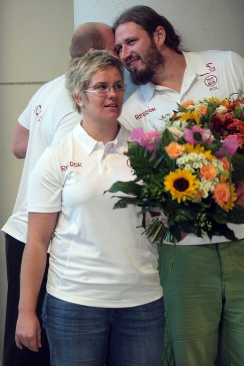 Anita Włodarczyk (L), Tomasz Majewski (P) i Piotr Małachowski (z tyłu)