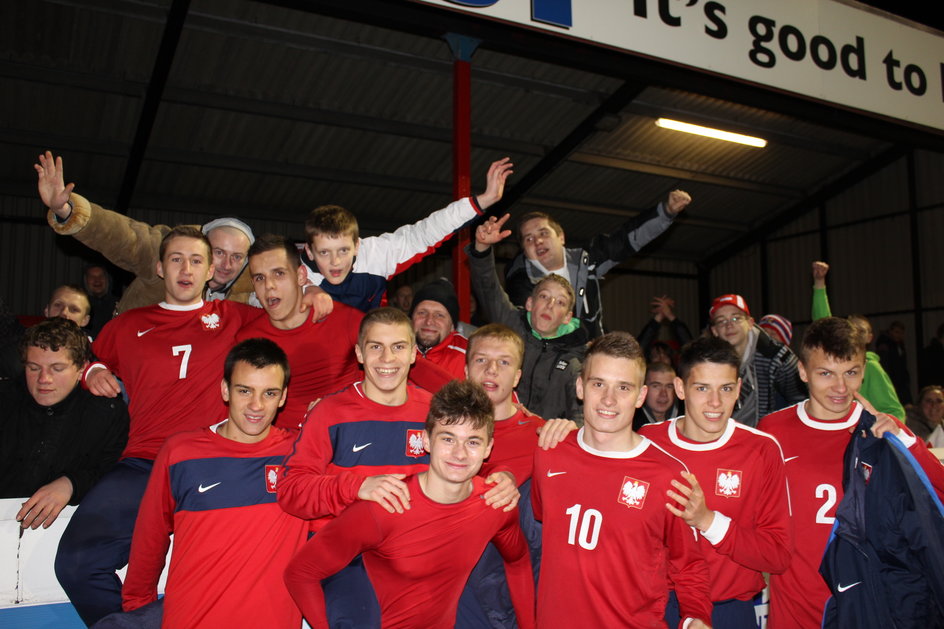 Reprezentacja Polski U-17 rocznika 1995. Drugi z prawej Mariusz Stępiński, w środku (w koszulce z długim rękawem) Karol Linetty, za nim Sebastian Zieleniecki, z nr 7 Vincent Rabiega