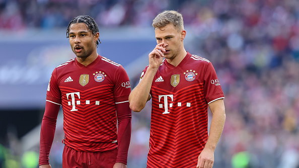 Serge Gnabry i Joshua Kimmich są wśród niezaszczepionych piłkarzy Bayernu