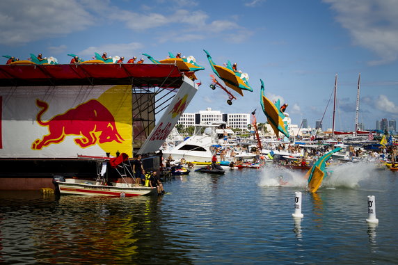 Te cyda potrafią latać - Red Bull Flutag