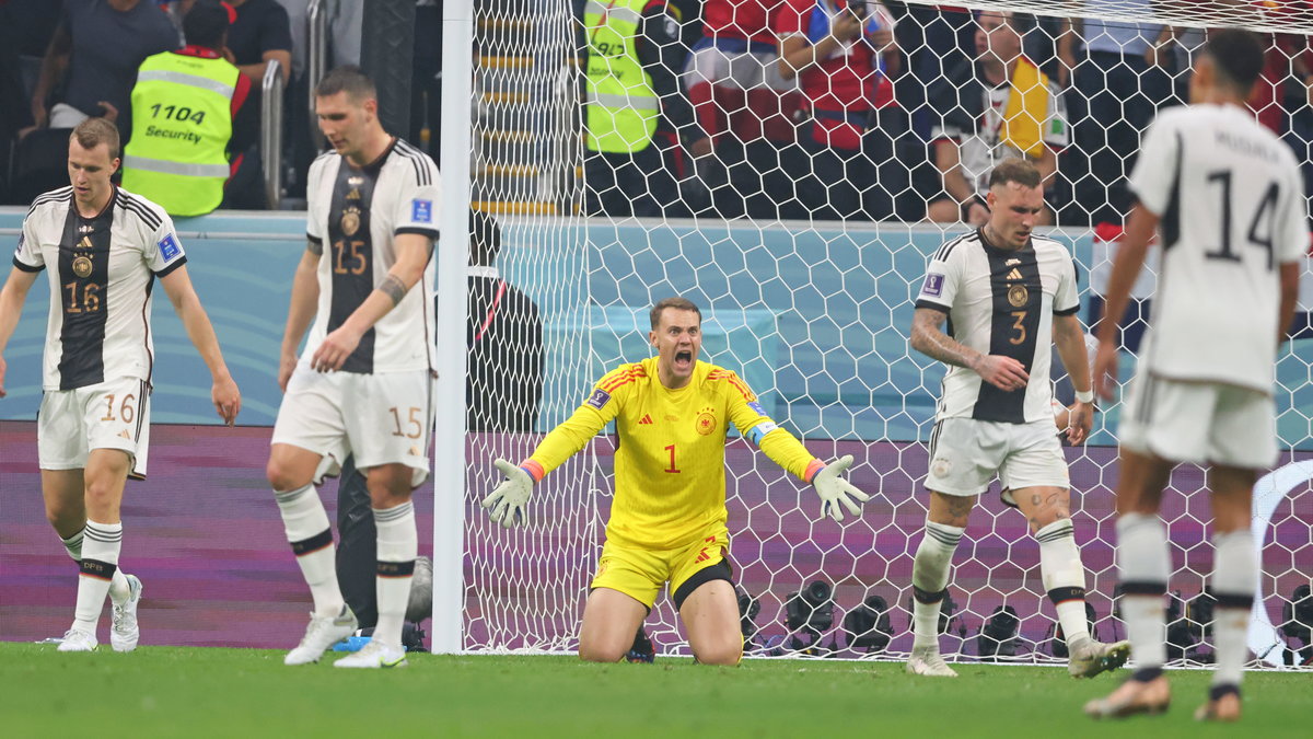 Manuel Neuer (w żółtej koszulce) wściekły na kolegów z reprezentacji Niemiec podczas meczu z Kostaryką