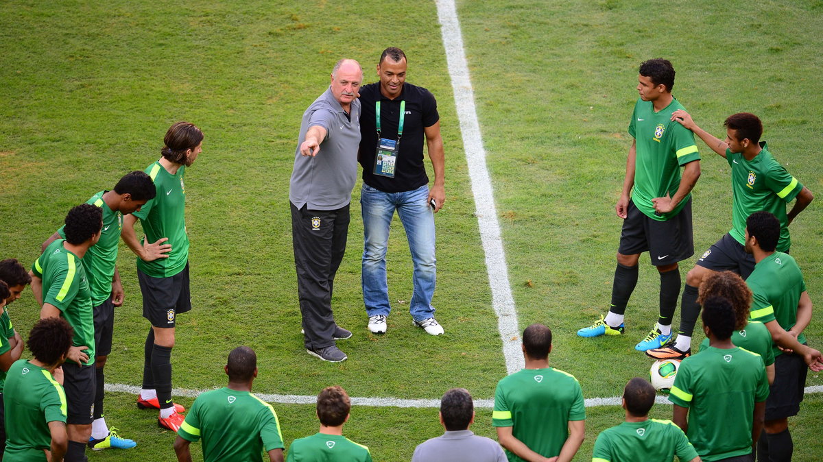 Luiz Felipe Scolari i Cafu podczas treningu reprezentacji Brazylii