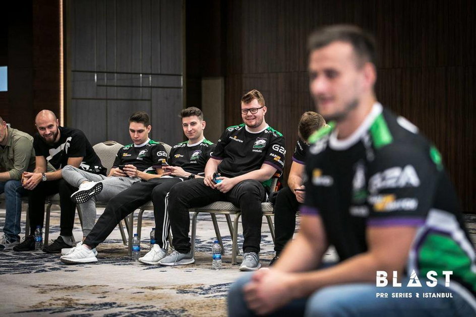 Ekipa Virtus.Pro podczas BLAST Pro Series Istambul