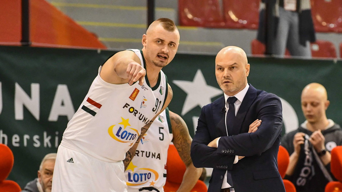 Kapitan Legii Dariusz Wyka i trener Wojciech Kamiński