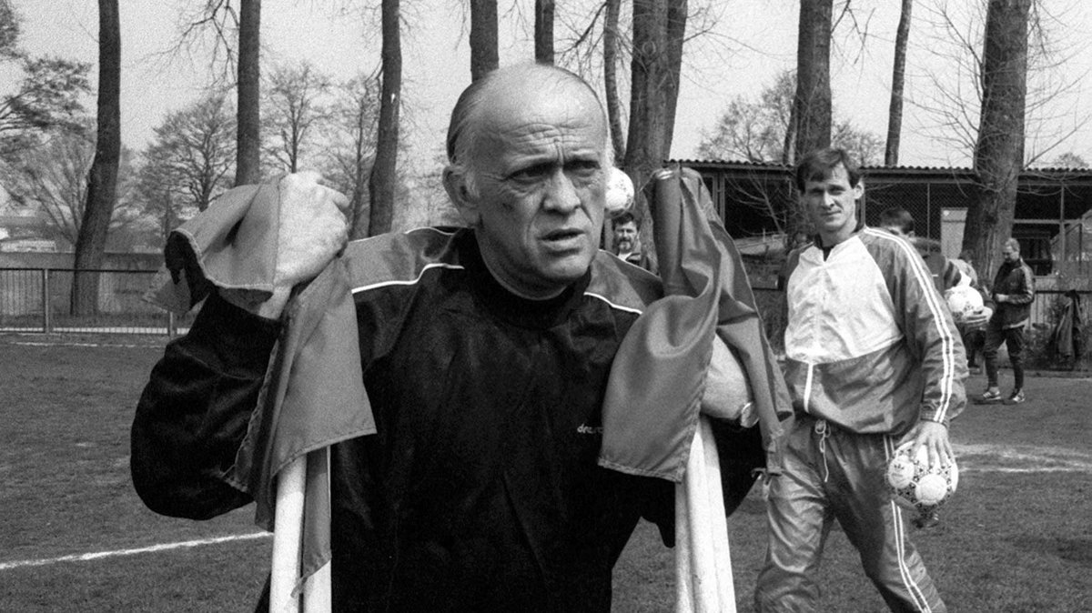 Andrzej Strejlau w trakcie treningu reprezentacji Polski (1991 r.)