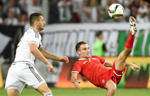 PIŁKA NOŻNA LE LEGIA ZORIA ŁUGAŃSK (Tomasz Jodłowiec Zeljko Ljubenović)