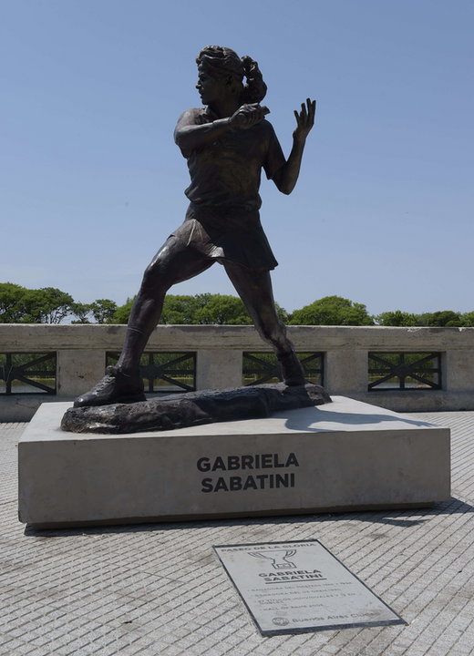 ARGENTINA-TENNIS-SABATINI-STATUE-CRIME