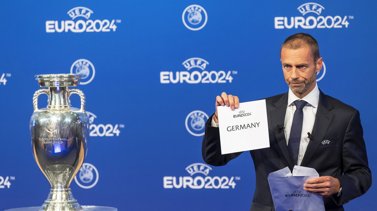 Prezydent UEFA Aleksander Ceferin ogłasza wybór Niemiec na gospodarza Euro 2024 (27 września 2018)