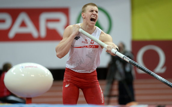 LEKKOATLETYKA HALOWE ME W PRADZE (Piotr Lisek)