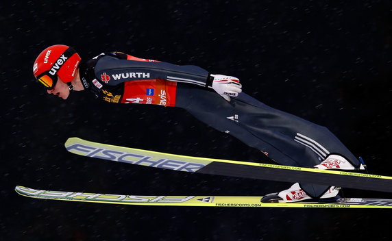 Germany, OBERSTDORF, 2011-12-29T150633Z_01_MDA04_RTRIDSP_3_SKI-JUMPING-HILLS.jpg