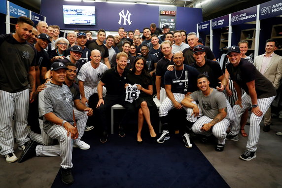 Księżna Meghan i książę Harry na meczu baseballa