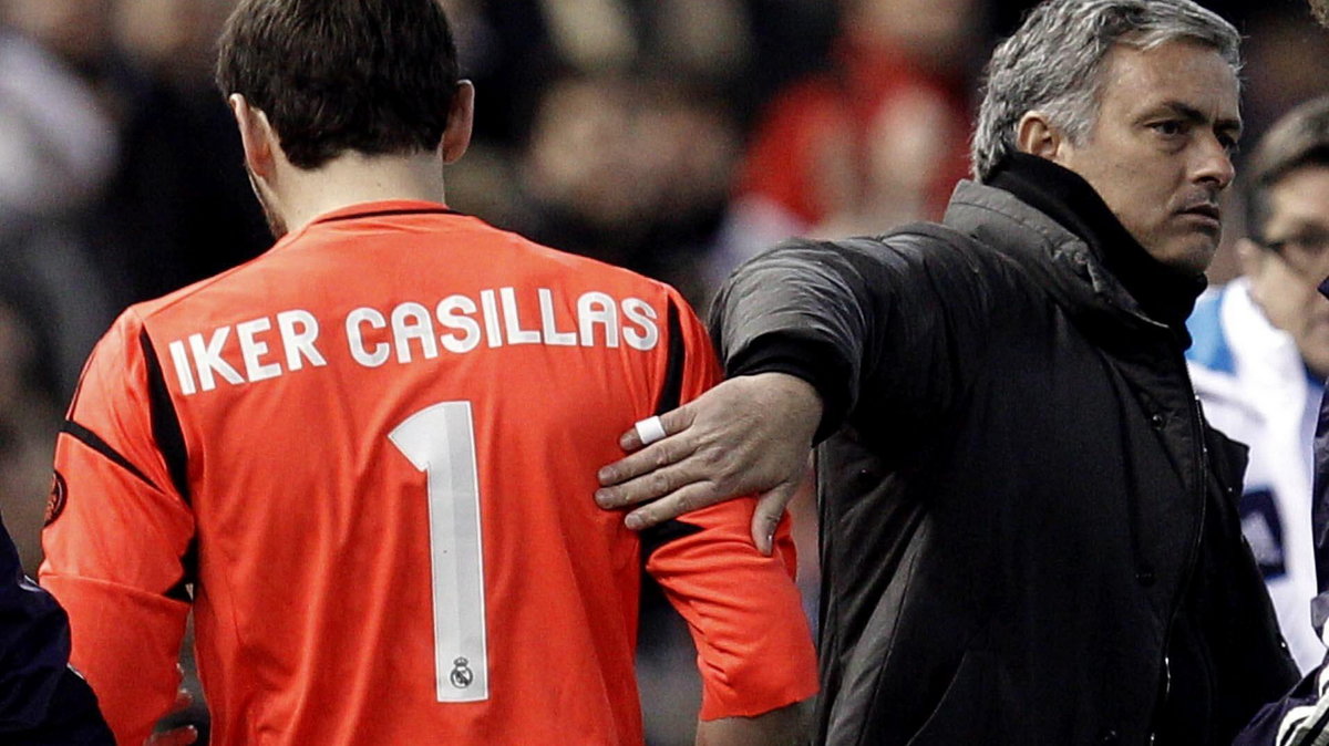 Iker Casillas (L) i Jose Mourinho (P)