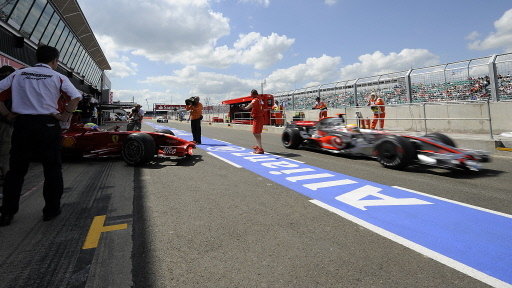 AUTO-F1-SILVERSTONE-MASSA-HAMILTON