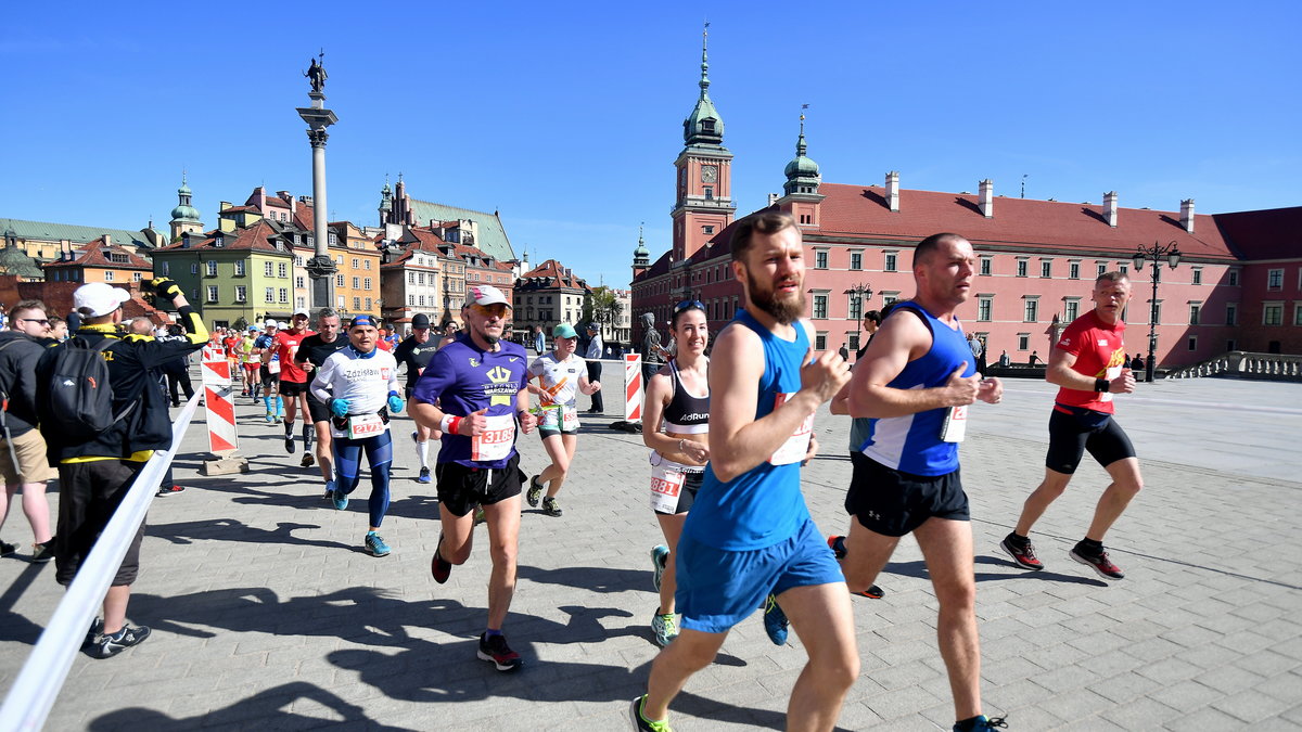 Zawodnicy na trasie Orlen Warsaw Marathon