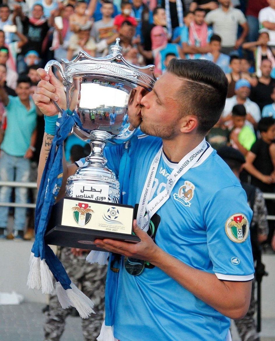 Podczas poprzedniego pobytu w Al-Faisaly Gikiewicz zdobył z tym klubem wszystkie możliwe trofea: mistrzostwo kraju, Puchar Jordanii, Superpuchar oraz był królem strzelców.