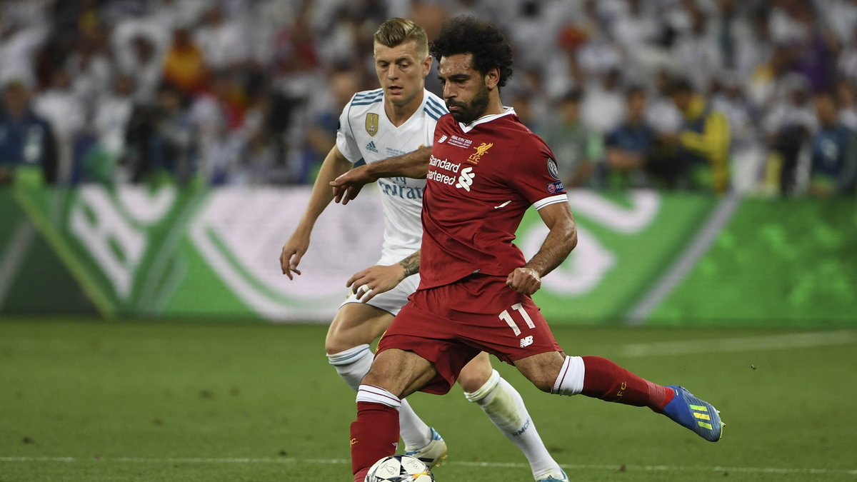 Pechowo zakończył się finał LM w 2018 roku dla Mohameda Salaha (czerwony strój). Egipcjanin po 30 minutach musiał zejść z boiska z powodu kontuzji.
